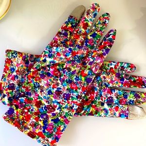 NEW Brighton “Love Bouquets” gloves